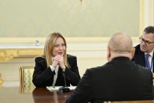 President Ilham Aliyev holds expanded meeting with President of Italian Council of Ministers (PHOTO)