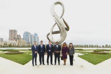 IPU Secretary General pays visit to Alley of Honors and Victory Park (PHOTO)