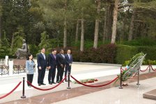IPU Secretary General pays visit to Alley of Honors and Victory Park (PHOTO)