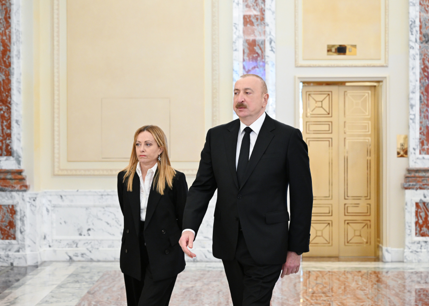 President Ilham Aliyev holds one-on-one meeting with President of Italian Council of Ministers Giorgia Meloni (PHOTO)