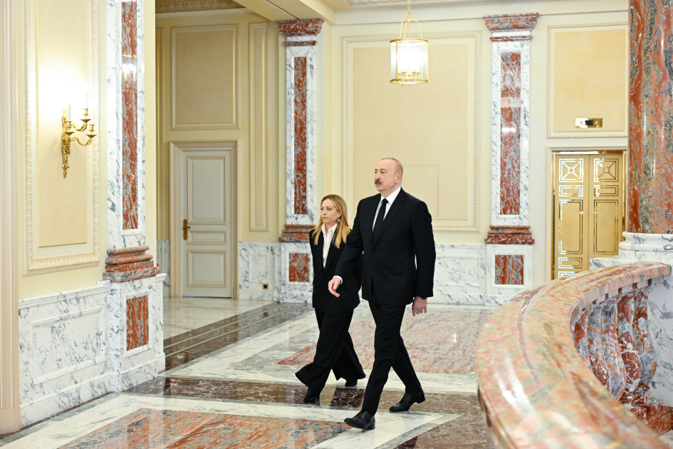 President Ilham Aliyev holds one-on-one meeting with President of Italian Council of Ministers Giorgia Meloni (PHOTO)