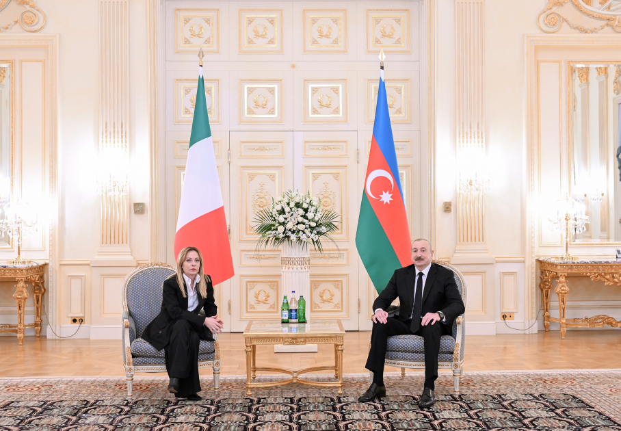 President Ilham Aliyev holds one-on-one meeting with President of Italian Council of Ministers Giorgia Meloni (PHOTO)