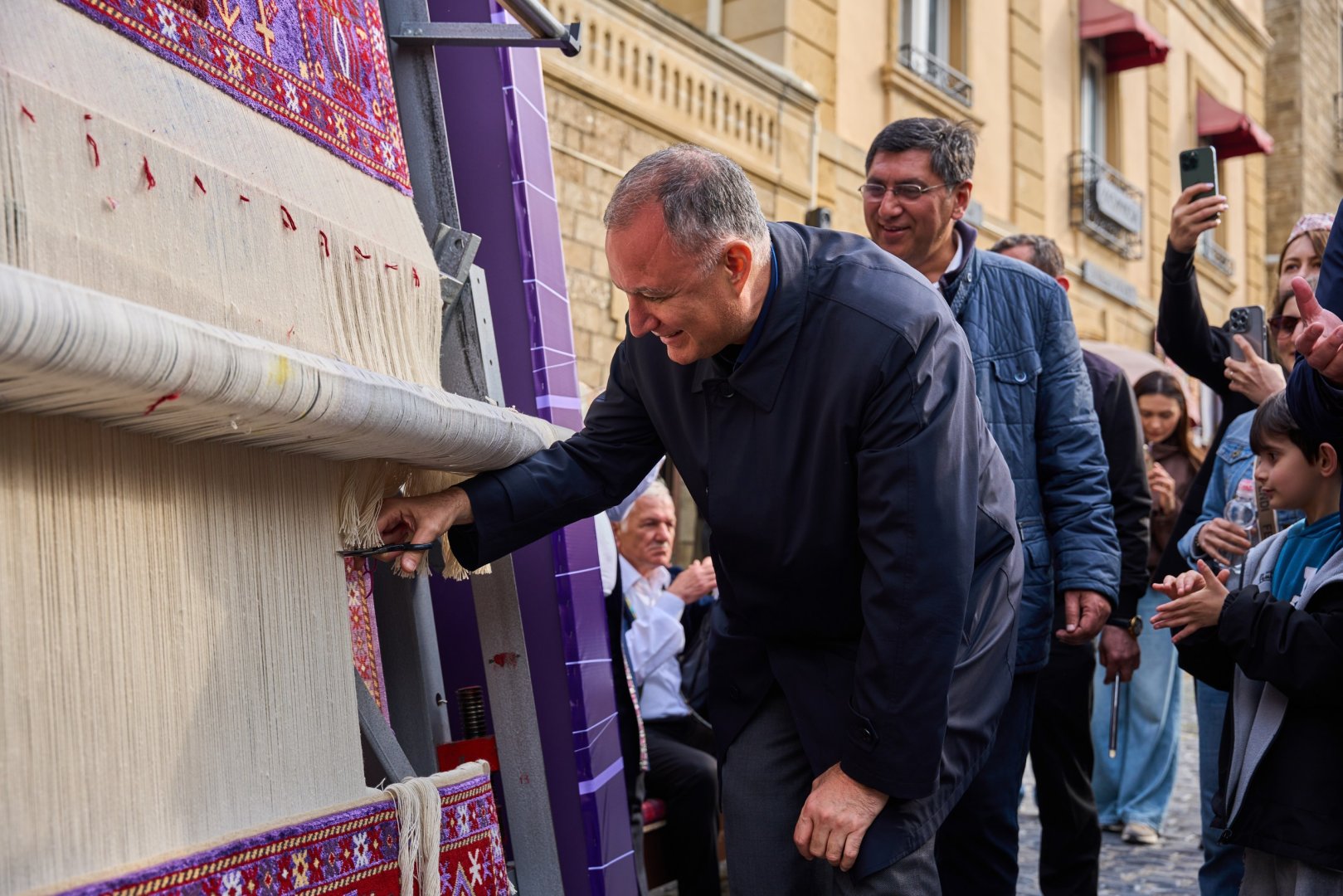Azercell presented “Strength, Woven Together” carpet at the International Carpet Festival (PHOTO)