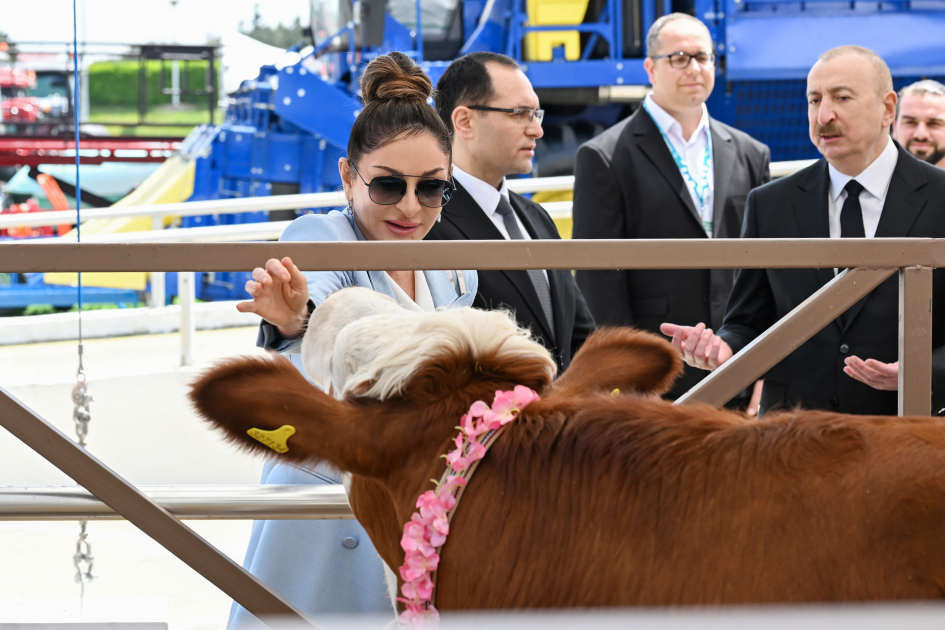 President Ilham Aliyev, First Lady Mehriban Aliyeva view 19th Caspian Agro Week and 31st Interfood Azerbaijan exhibitions (PHOTO)