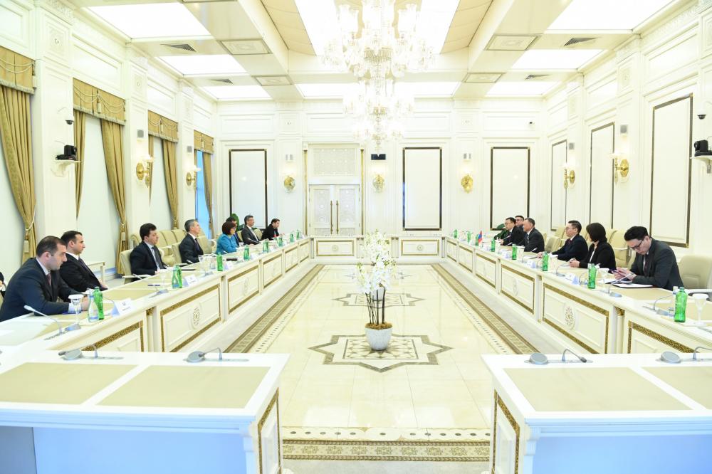 Speaker of Azerbaijani Parliament meets with Prosecutor General of Mongolia (PHOTO)
