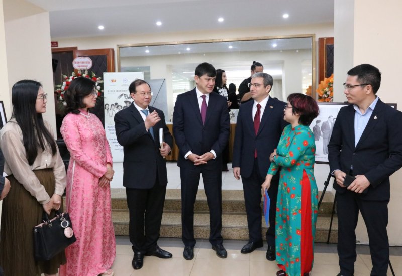 Azerbaijan, Vietnam discuss expanding cooperation in cinema and cultural projects