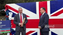 UK honors bp vice president, British Council director for contribution to Azerbaijan ties (PHOTO)