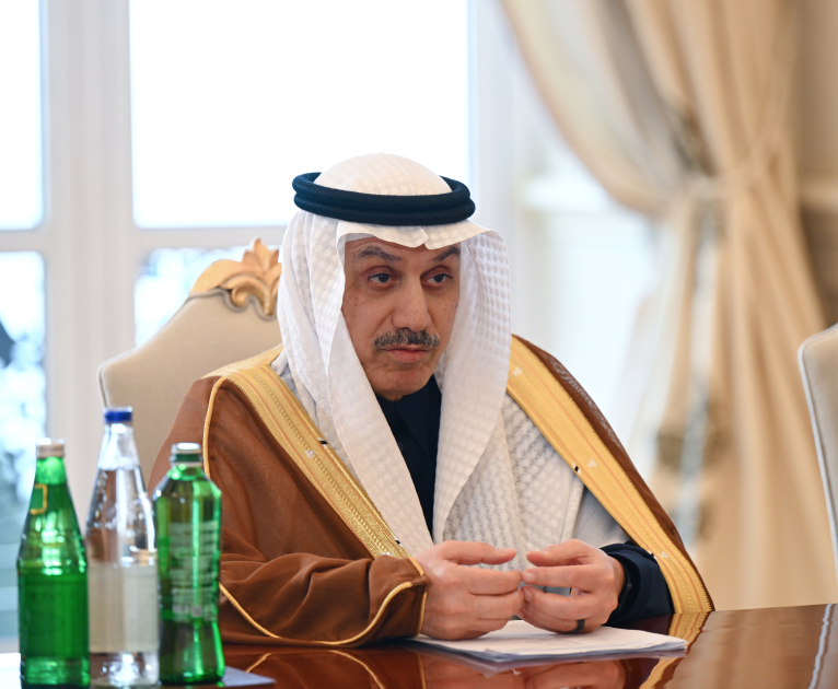 President Ilham Aliyev receives delegation led by Chairman of Islamic Development Bank group (PHOTO/VIDEO)
