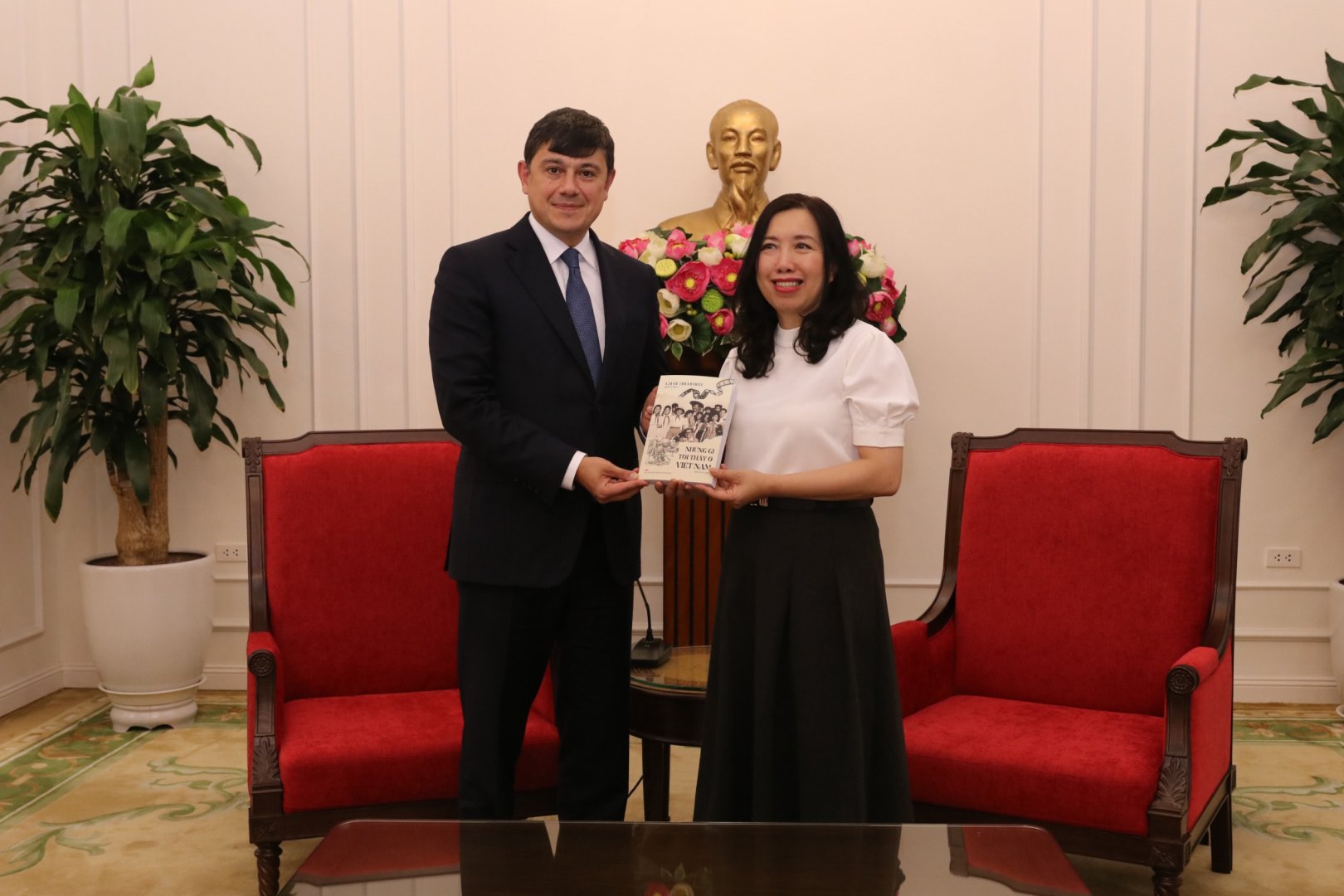 Azerbaijan, Vietnam discuss expansion of diaspora cooperation (PHOTO)