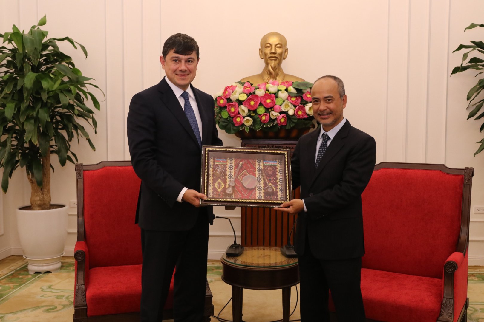 Azerbaijan, Vietnam discuss expansion of diaspora cooperation (PHOTO)