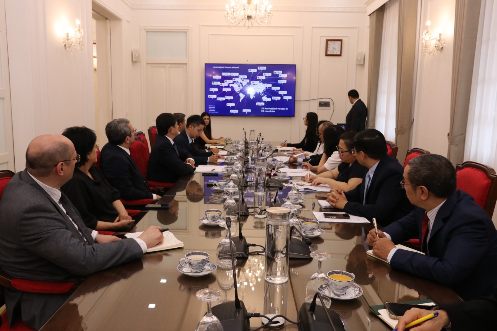 Azerbaijan, Vietnam discuss expansion of diaspora cooperation (PHOTO)