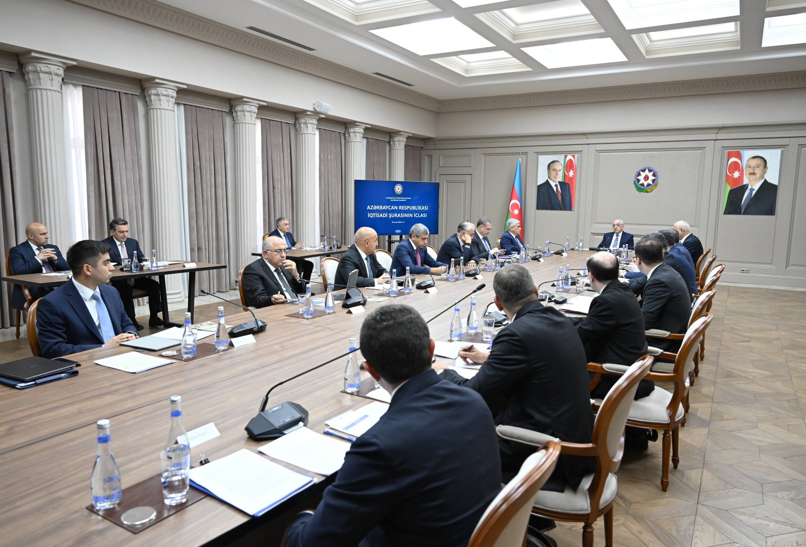 Azerbaijan’s Economic Council discusses development of tourism sector (PHOTO)