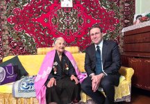 Ambassador Gismet Gozalov congratulates Great Patriotic War veteran Tahira Aliyeva in Ashgabat (PHOTO)