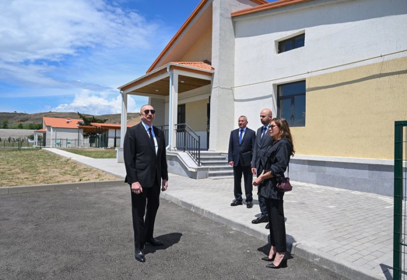 President Ilham Aliyev and First Lady Mehriban Aliyeva view facilities established in private houses in Shukurbayli village (PHOTO)
