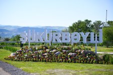 President Ilham Aliyev and First Lady Mehriban Aliyeva view facilities established in private houses in Shukurbayli village (PHOTO/VIDEO)
