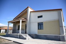 President Ilham Aliyev and First Lady Mehriban Aliyeva view facilities established in private houses in Shukurbayli village (PHOTO/VIDEO)