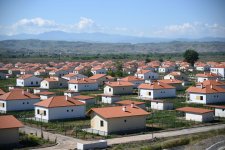 President Ilham Aliyev and First Lady Mehriban Aliyeva view facilities established in private houses in Shukurbayli village (PHOTO/VIDEO)