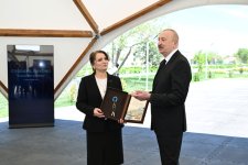 President Ilham Aliyev and First Lady Mehriban Aliyeva meet with residents moving to Shukurbeyli village in Jabrayil district (PHOTO)