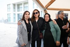 President Ilham Aliyev and First Lady Mehriban Aliyeva meet with residents moving to Shukurbeyli village in Jabrayil district (PHOTO)