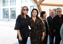 President Ilham Aliyev and First Lady Mehriban Aliyeva meet with residents moving to Shukurbeyli village in Jabrayil district (PHOTO)