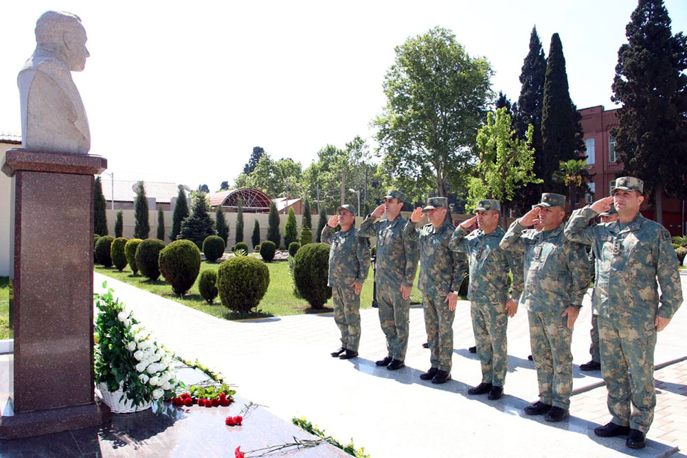 Azerbaijan Army commemorates 103rd anniversary of birth of National Leader Heydar Aliyev (PHOTO/VIDEO)