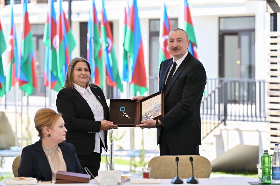 President Ilham Aliyev met with residents in Zangilan city and laid foundation stone for Zangilan City Park Hotel (PHOTO)