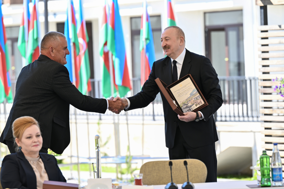President Ilham Aliyev met with residents in Zangilan city and laid foundation stone for Zangilan City Park Hotel (PHOTO)