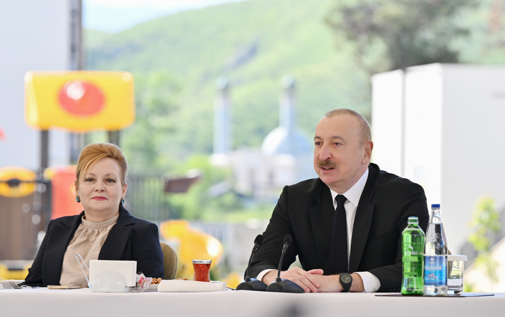 President Ilham Aliyev met with residents in Zangilan city and laid foundation stone for Zangilan City Park Hotel (PHOTO)