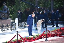 Azerbaijani people honor memory of National Leader Heydar Aliyev (PHOTO)