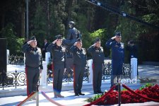 Azerbaijan’s state and government officials pay tribute to National Leader Heydar Aliyev (PHOTO)