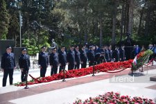 Azerbaijan’s state and government officials pay tribute to National Leader Heydar Aliyev (PHOTO)