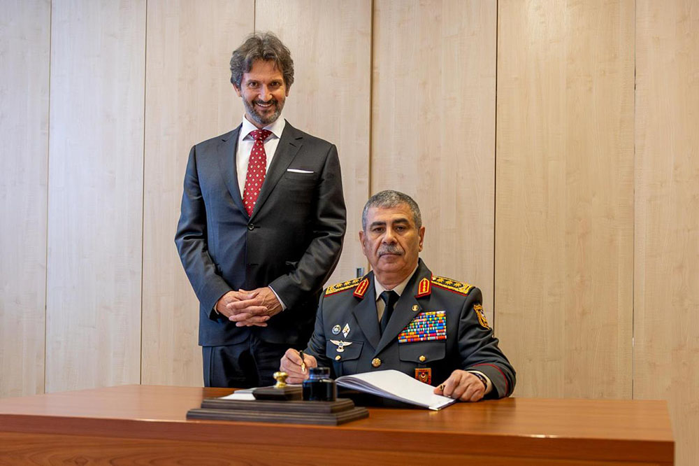 Azerbaijani Defense Minister pays official visit to Slovakia (PHOTO)