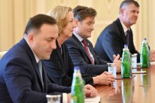 President Ilham Aliyev receives Chief Executive Officer of bp (PHOTO/VIDEO)