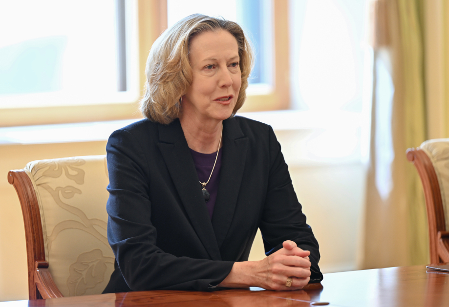President Ilham Aliyev receives Chief Executive Officer of bp (PHOTO/VIDEO)