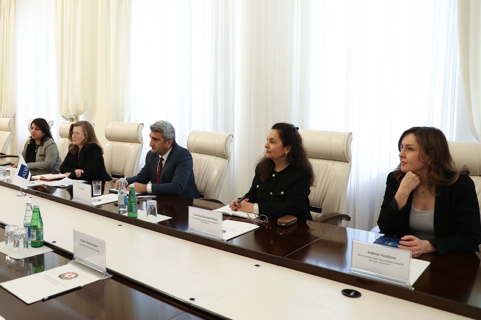 Azerbaijan discusses healthcare co-op with Asian Development Bank (PHOTO)