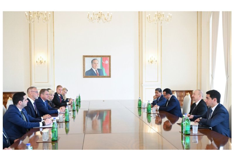 President Ilham Aliyev receives delegation led by Speaker of National Council of Slovakia (PHOTO)