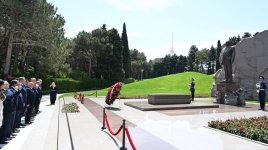 Slovak delegation pays tribute to National Leader Heydar Aliyev (PHOTO)