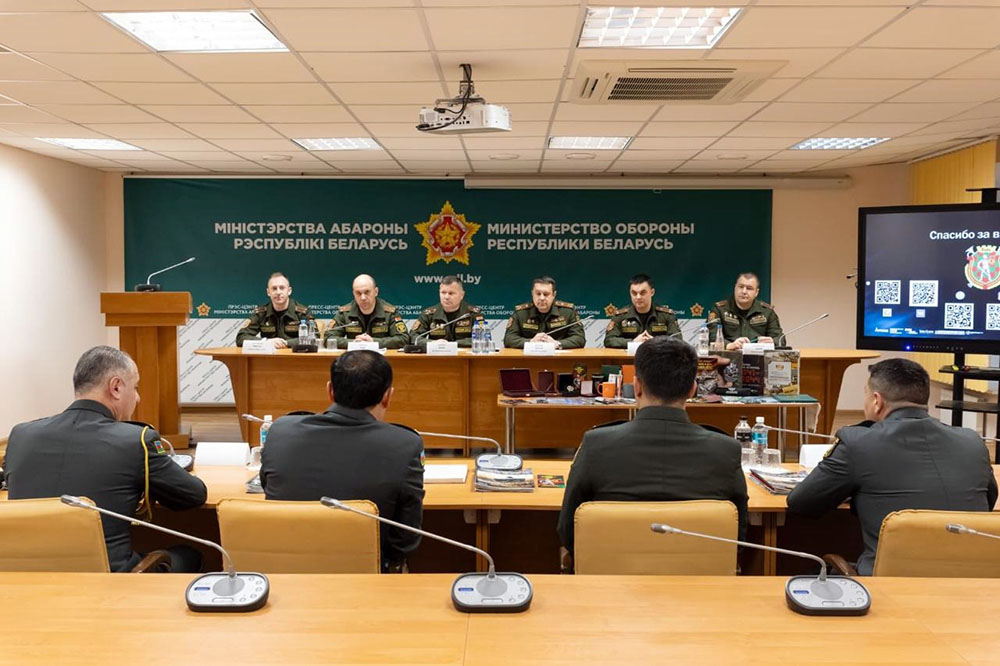 Azerbaijani, Belarusian military information field reps hold key meeting (PHOTO)