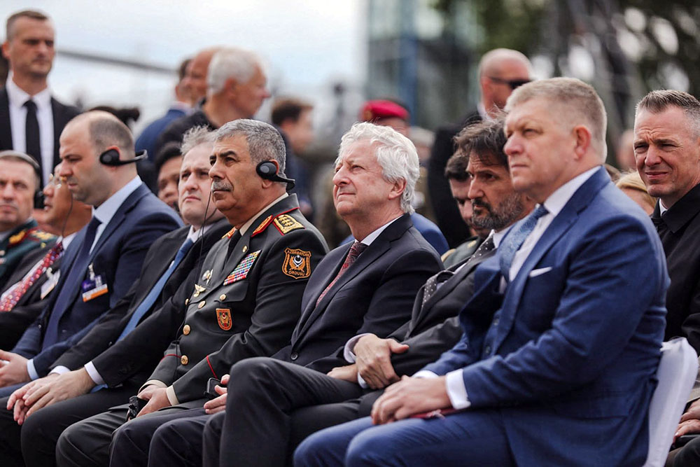 Azerbaijani Defense Minister’s visit to Slovakia continues (PHOTO)