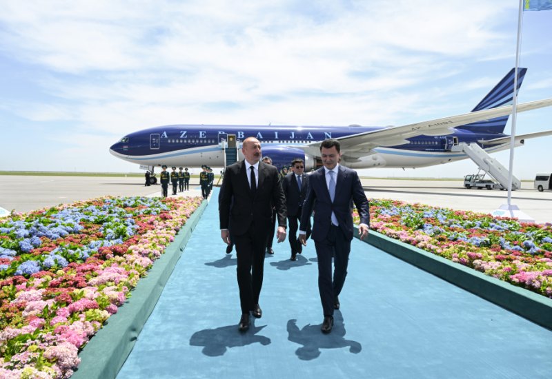 President Ilham Aliyev arrives in Kazakhstan for working visit (PHOTO)