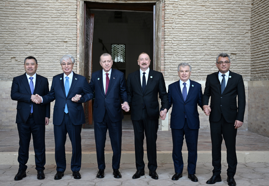President Ilham Aliyev and other participants of OTS informal summit tour cultural sites in Turkistan (PHOTO)