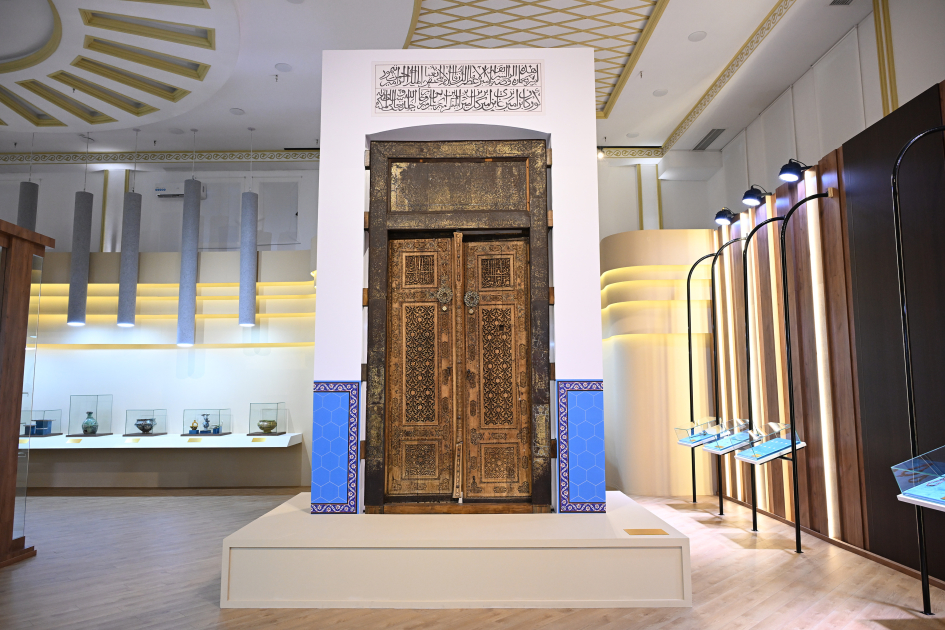 President Ilham Aliyev and other participants of OTS informal summit tour cultural sites in Turkistan (PHOTO)