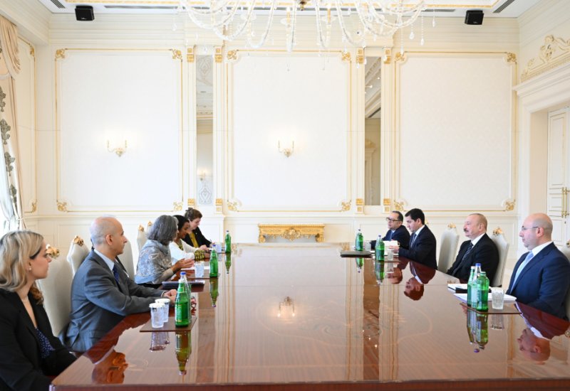 President Ilham Aliyev meets with UN-Habitat Executive Director (PHOTO)