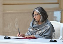 President Ilham Aliyev receives Executive Director of UN Human Settlements Programme (PHOTO)