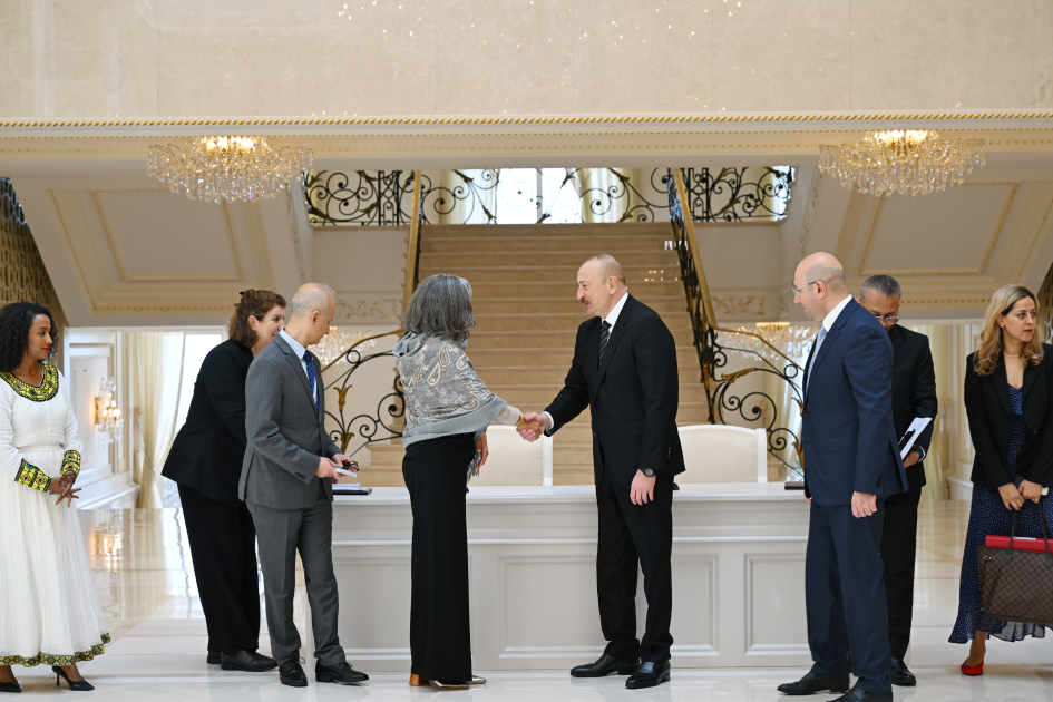 President Ilham Aliyev receives Executive Director of UN Human Settlements Programme (PHOTO)