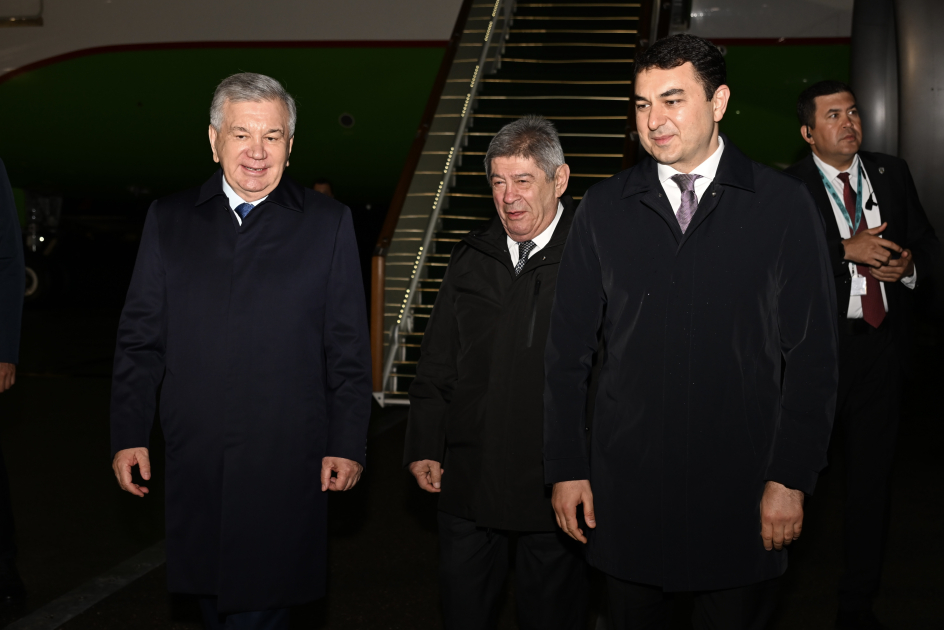 President of Uzbekistan arrives in Azerbaijan (PHOTO)