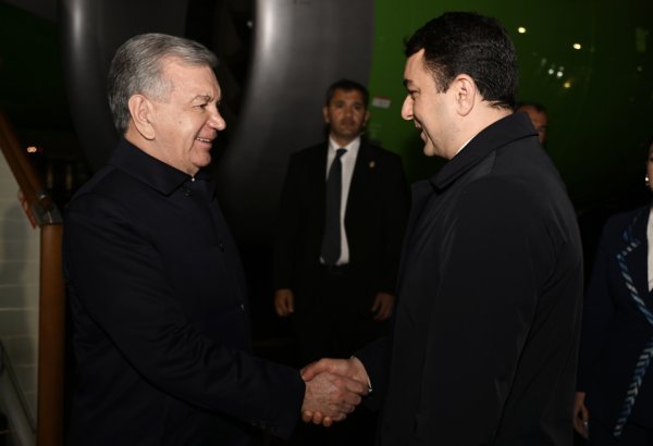 President of Uzbekistan arrives in Azerbaijan (PHOTO)