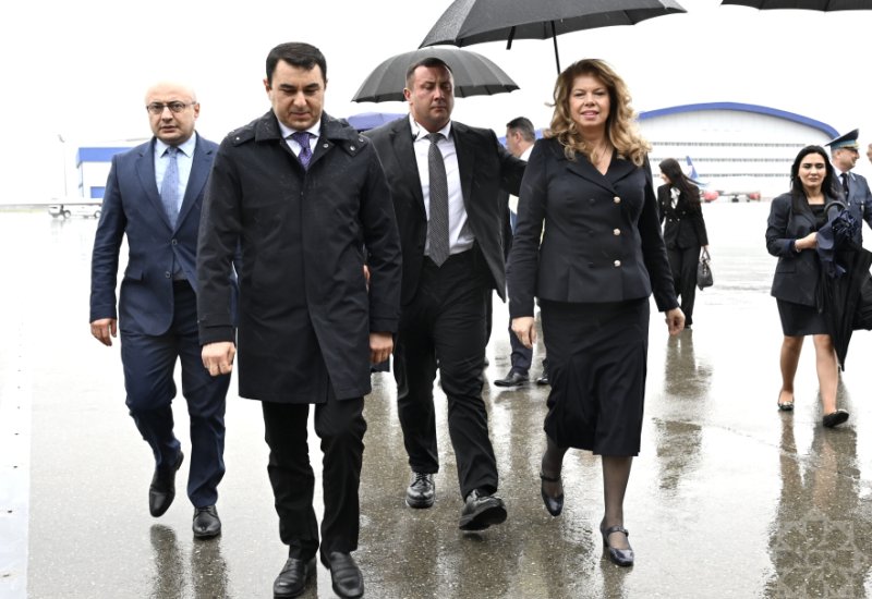 President of Bulgaria arrives in Azerbaijan on visit (PHOTO)