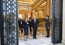 President Ilham Aliyev meets with President of Bulgaria (PHOTO)