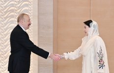 President Ilham Aliyev receives Chief Minister of Pakistan's Punjab Province (PHOTO)